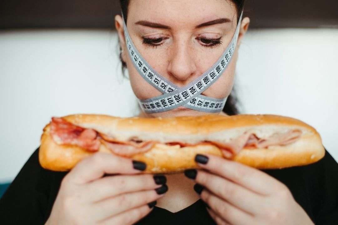 Signs & Symptoms of Eating Disorders
